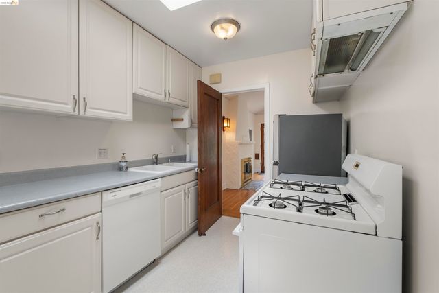 2444 Virginia B, Berkeley, CA 94709