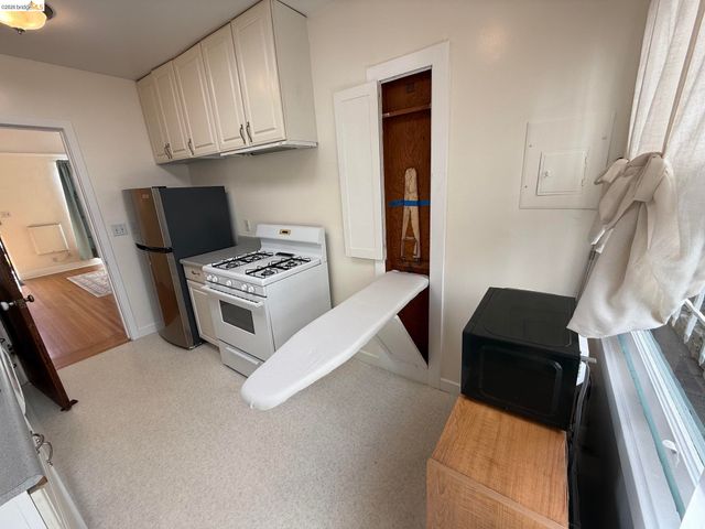 2444 Virginia B, Berkeley, CA 94709