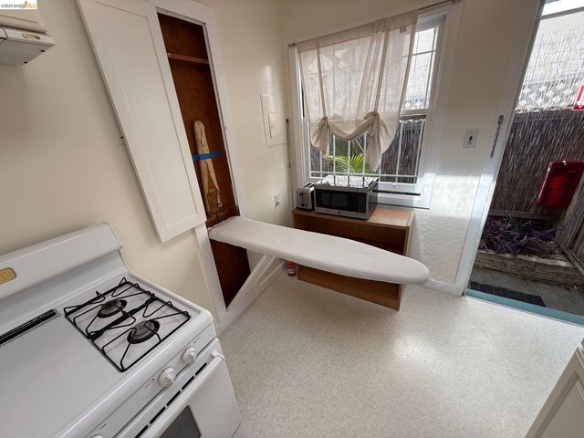 2444 Virginia B, Berkeley, CA 94709
