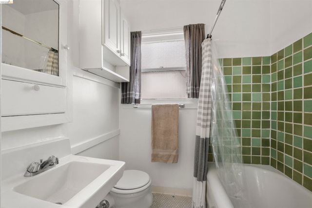 2444 Virginia B, Berkeley, CA 94709