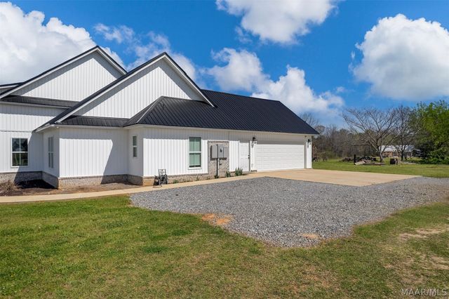 5902 Coosa River Road, Deatsville, AL 36022