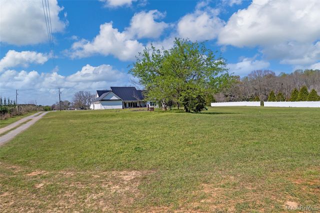 5902 Coosa River Road, Deatsville, AL 36022