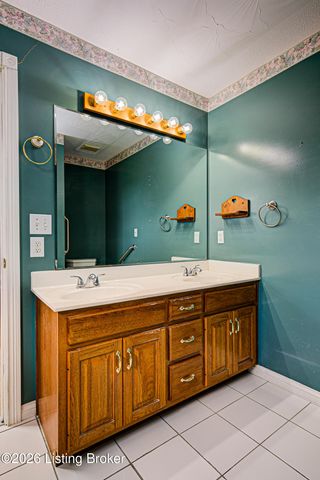 85 Bailey Ct, Taylorsville, KY 40071