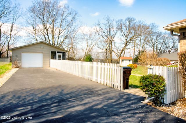 85 Bailey Ct, Taylorsville, KY 40071