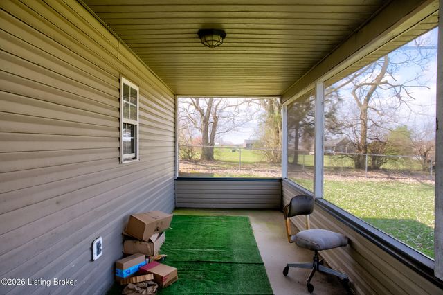 85 Bailey Ct, Taylorsville, KY 40071