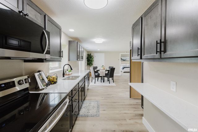 5157 Herrin Road, Carterville, IL 62918