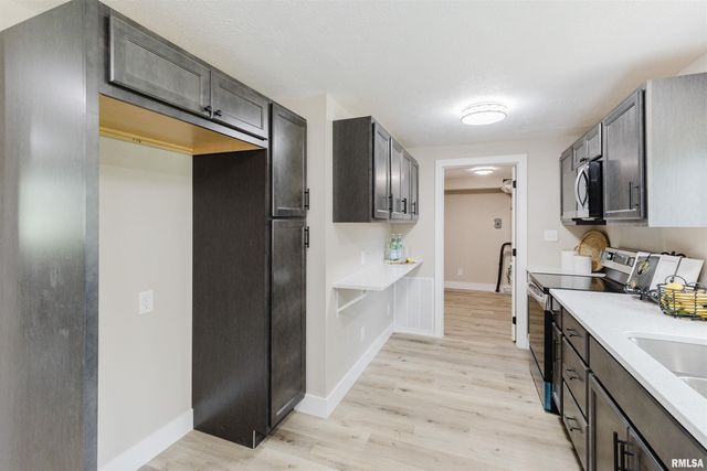 5157 Herrin Road, Carterville, IL 62918