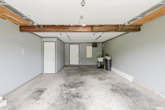 5157 Herrin Road, Carterville, IL 62918