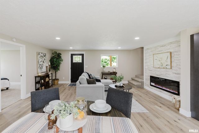 5157 Herrin Road, Carterville, IL 62918