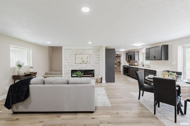 5157 Herrin Road, Carterville, IL 62918