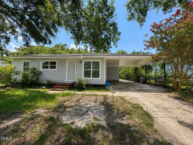 2827 Coronada Parkway, Fayetteville, NC 28306