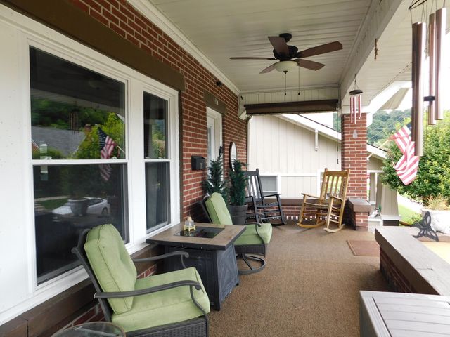 207 N Cumberland Avenue, Harlan, KY 40831