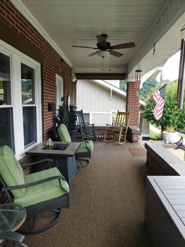 207 N Cumberland Avenue, Harlan, KY 40831