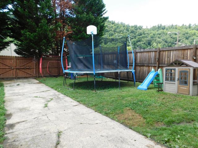 207 N Cumberland Avenue, Harlan, KY 40831