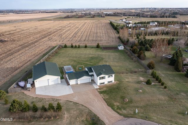 1001 Sunflower Drive, Bismarck, ND 58503 property photo