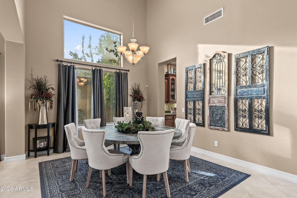 Image 13 of property listing at 1242 E CANARY Drive, Gilbert, AZ 85297