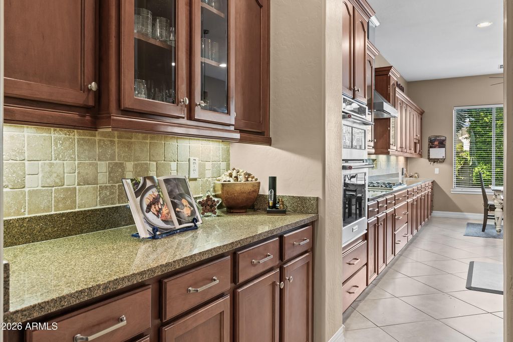 Image 16 of property listing at 1242 E CANARY Drive, Gilbert, AZ 85297