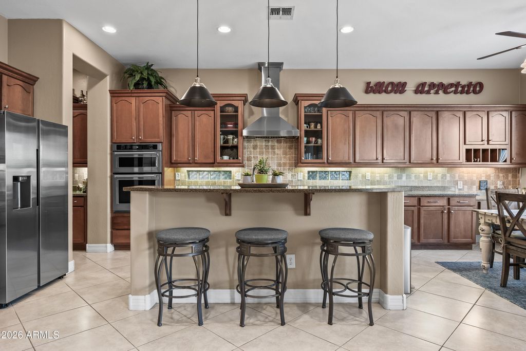 Image 17 of property listing at 1242 E CANARY Drive, Gilbert, AZ 85297