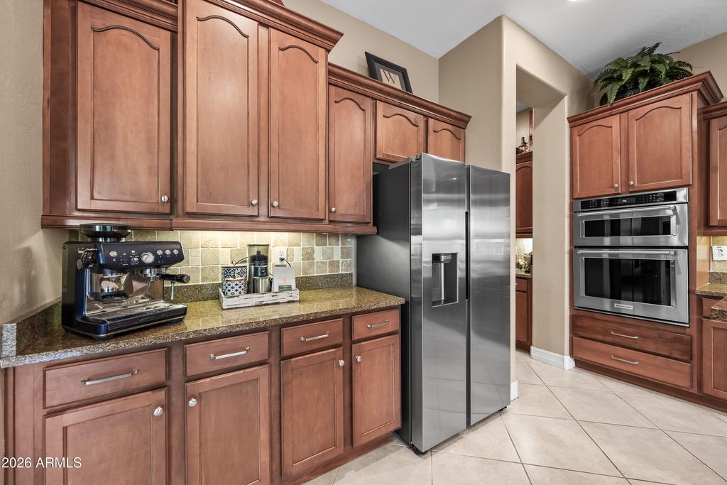 Image 20 of property listing at 1242 E CANARY Drive, Gilbert, AZ 85297