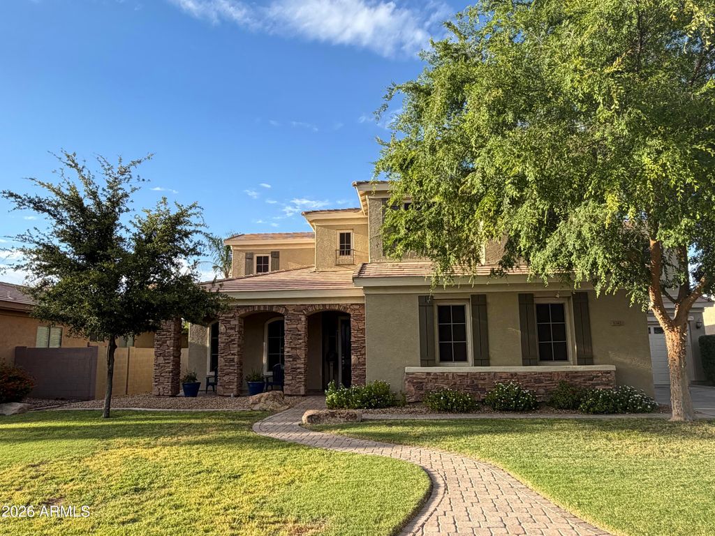 Image 3 of property listing at 1242 E CANARY Drive, Gilbert, AZ 85297