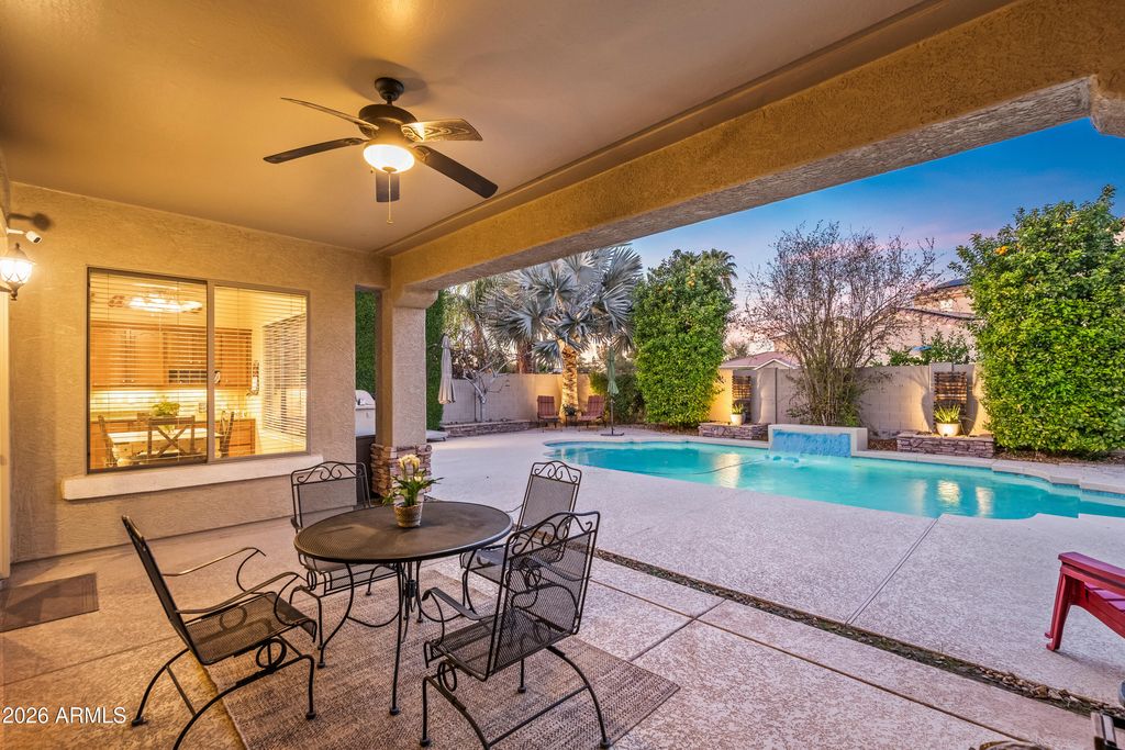 Image 58 of property listing at 1242 E CANARY Drive, Gilbert, AZ 85297