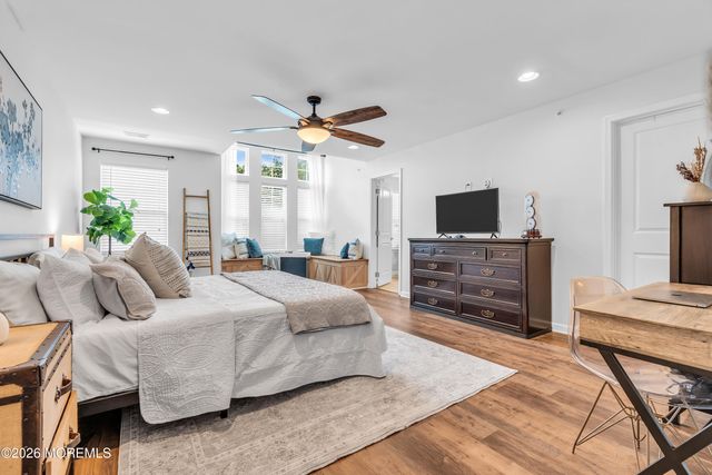 33 Jake Drive, Tinton Falls, NJ 07712