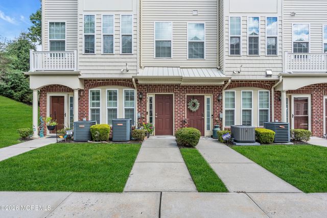 33 Jake Drive, Tinton Falls, NJ 07712
