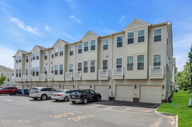 33 Jake Drive, Tinton Falls, NJ 07712