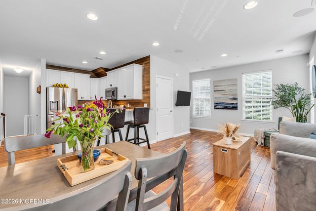 33 Jake Drive, Tinton Falls, NJ 07712