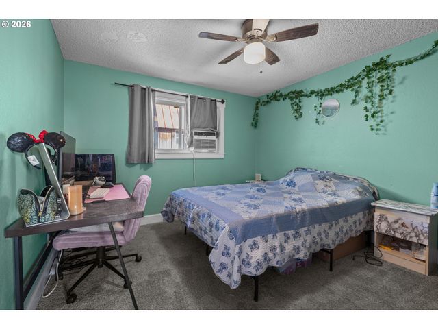 614 S 11TH St, St Helens, OR 97051