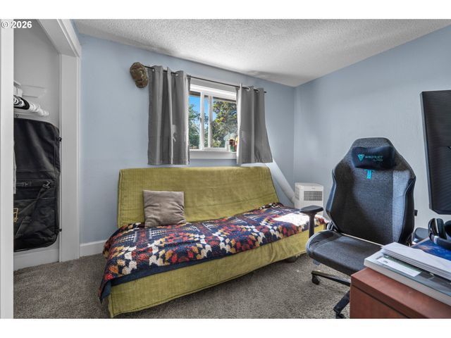 614 S 11TH St, St Helens, OR 97051