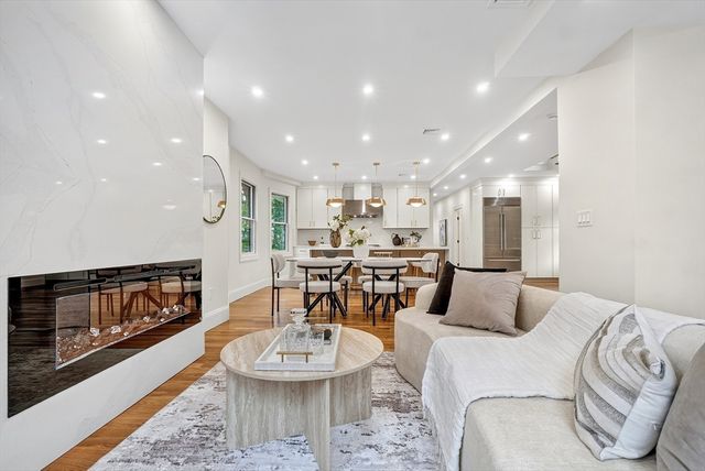 123-125 Mount Vernon Street 1, Newton, MA 02465