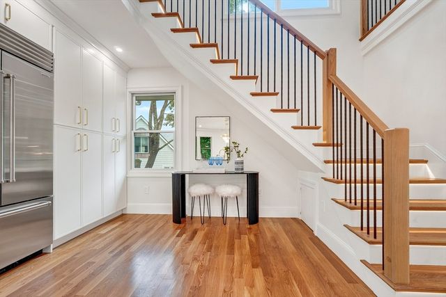 123-125 Mount Vernon Street 1, Newton, MA 02465