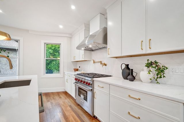 123-125 Mount Vernon Street 1, Newton, MA 02465