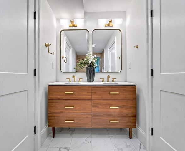 123-125 Mount Vernon Street 1, Newton, MA 02465
