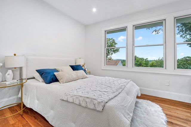 123-125 Mount Vernon Street 1, Newton, MA 02465