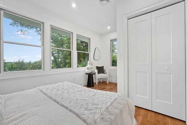 123-125 Mount Vernon Street 1, Newton, MA 02465