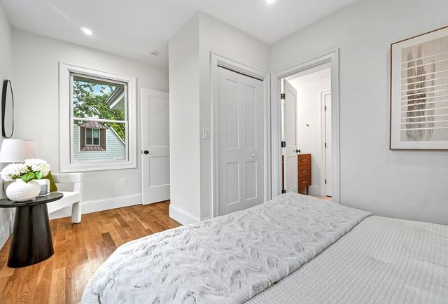 123-125 Mount Vernon Street 1, Newton, MA 02465