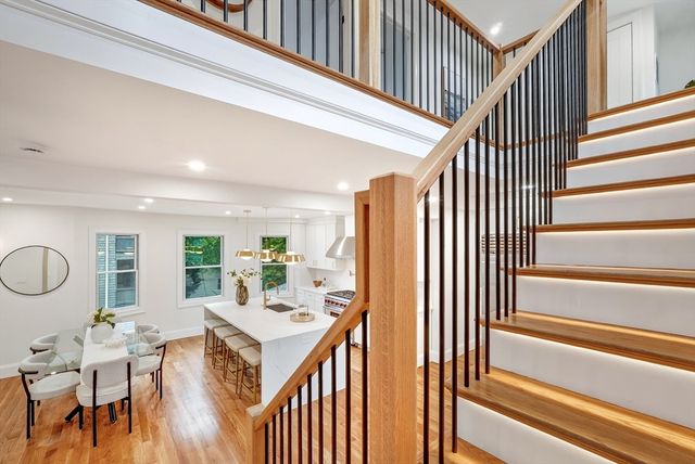 123-125 Mount Vernon Street 1, Newton, MA 02465