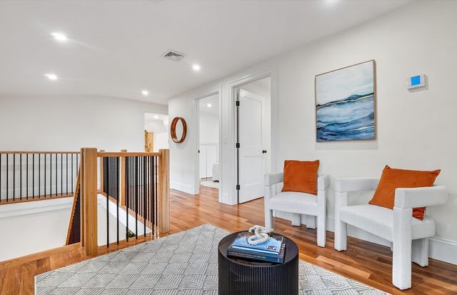 123-125 Mount Vernon Street 1, Newton, MA 02465