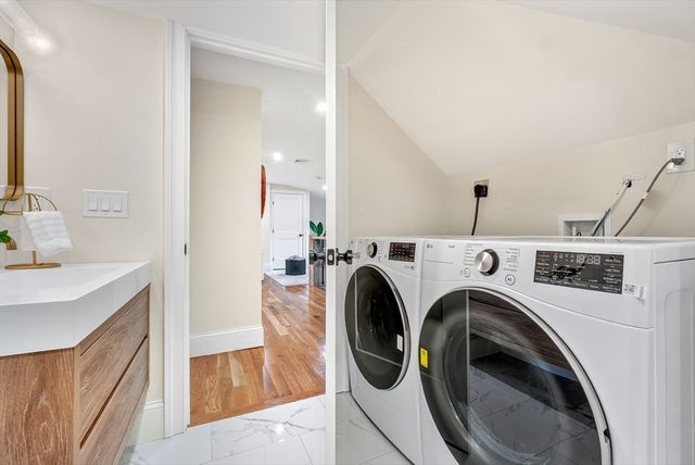 123-125 Mount Vernon Street 1, Newton, MA 02465