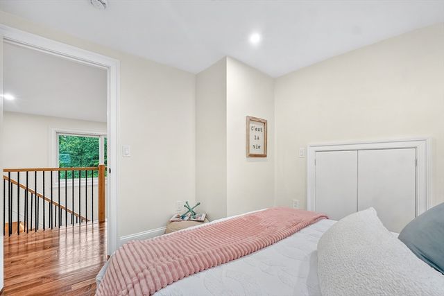 123-125 Mount Vernon Street 1, Newton, MA 02465