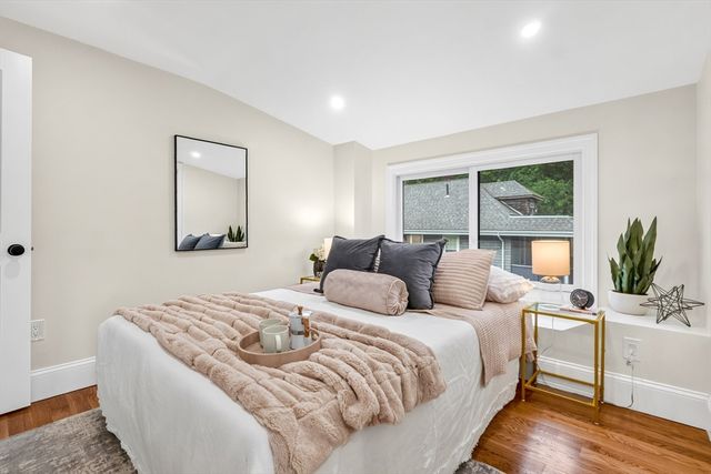 123-125 Mount Vernon Street 1, Newton, MA 02465