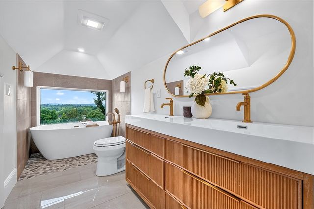 123-125 Mount Vernon Street 1, Newton, MA 02465