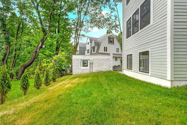 123-125 Mount Vernon Street 1, Newton, MA 02465