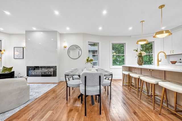 123-125 Mount Vernon Street 1, Newton, MA 02465