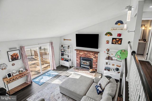 13450 ORANGEWOOD DR, Woodbridge, VA 22193