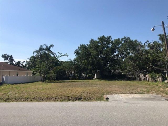 2930 HAWTHORNE STREET, Sarasota, FL 34239