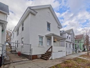 63 Pine St, Holyoke, MA 01040