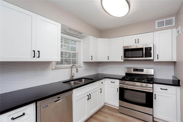 2933 Lexington Trace Drive SE, Smyrna, GA 30080